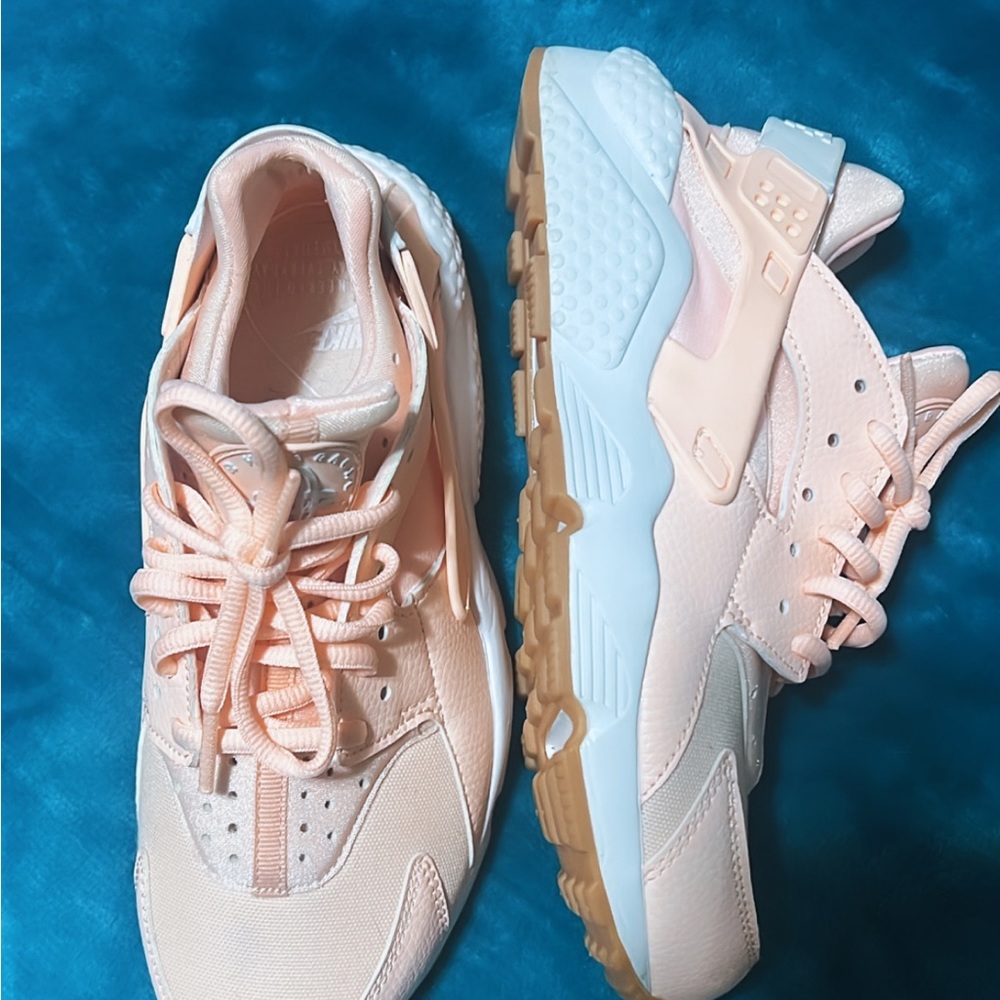 Women’s Unique Salmon peach colored Nike Huarache